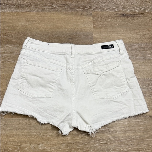 Kut from the Kloth Size 10 Wkhite Jean Shorts - Picture 3 of 10